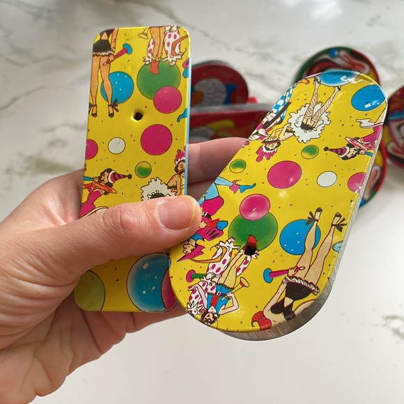 Vintage Metal Noise Makers, 70s Tin Litho Noisemaker Toys - Picture 3 of 9